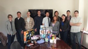 staff-of-military-va-loan-with-christmas-gifts-to-donate